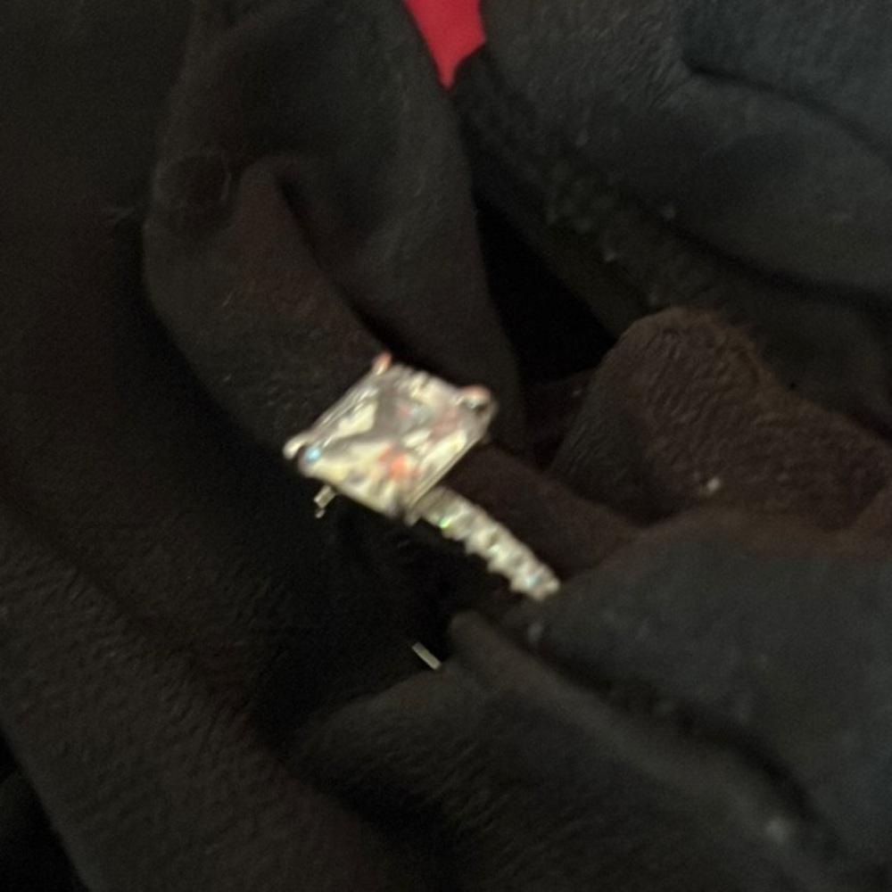 Elegant Silver Women's Ring - Picture 3 of 5